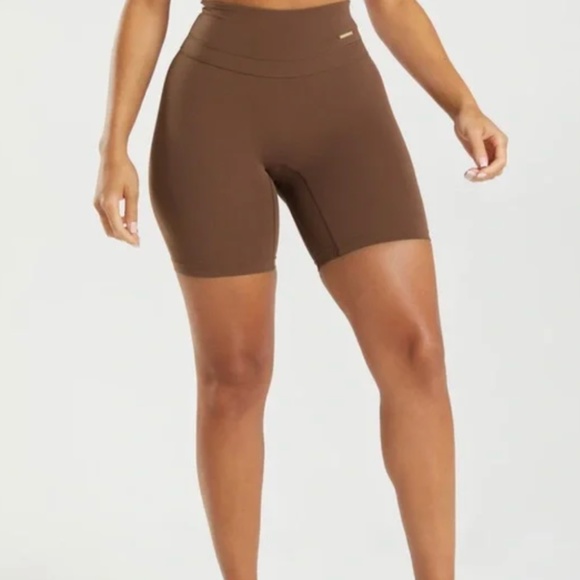 NWOT GYMSHARK WHITNEY SIMMONS BIKER SHORTS - Picture 1 of 4